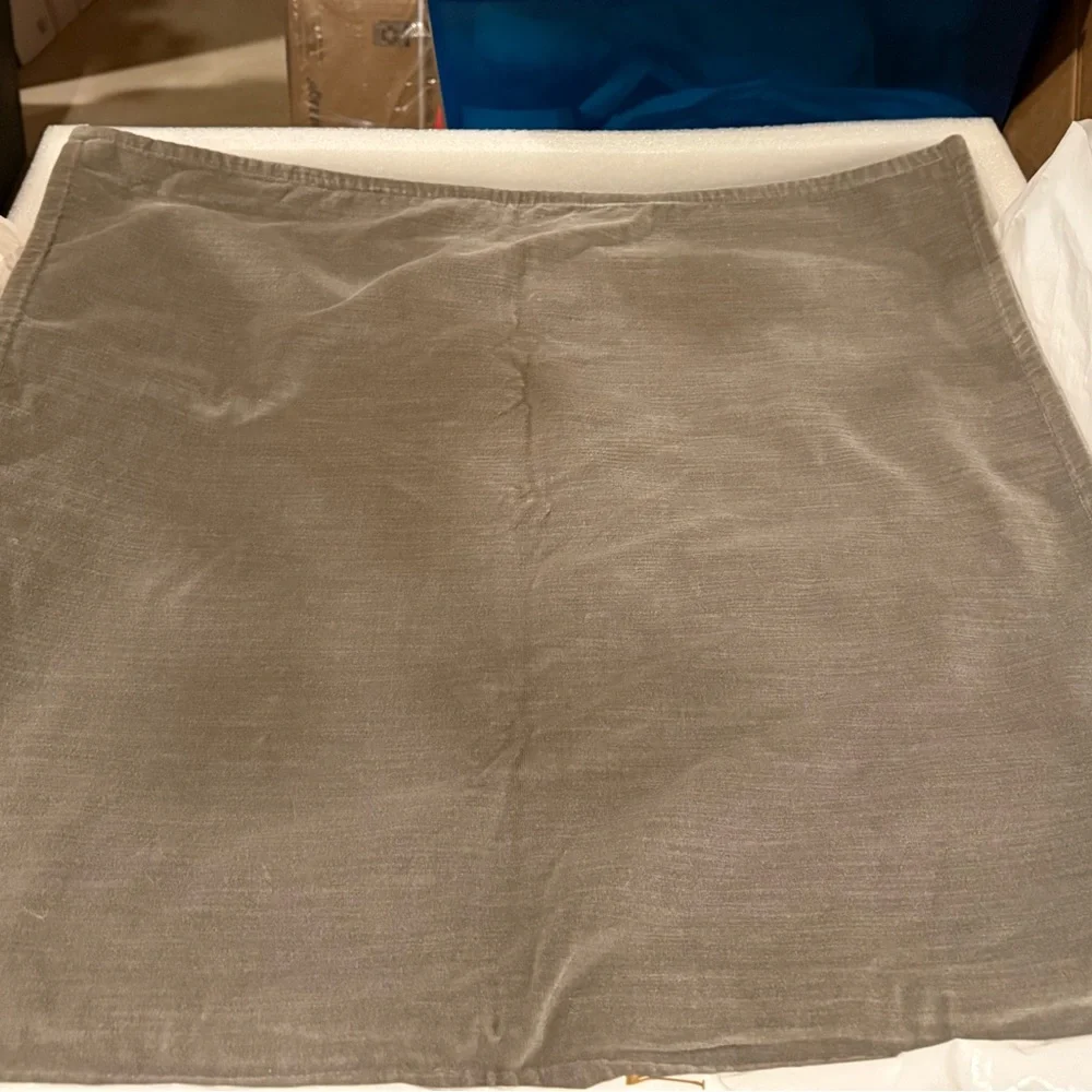 New Pottery Barn Retired Washed Velvet Pillow Cover, 24”, Lambswool, 2017